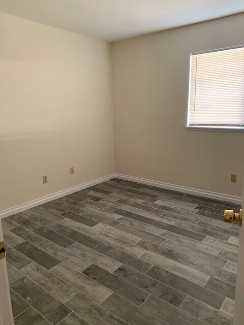 Building Photo - Redlands Home with NEW Paint & Tile Throughout