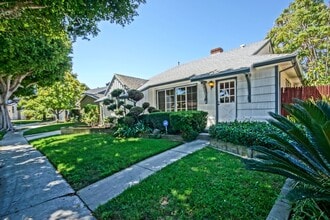 Building Photo - Incredibly Charming & Bright 3BR2BA Home w...