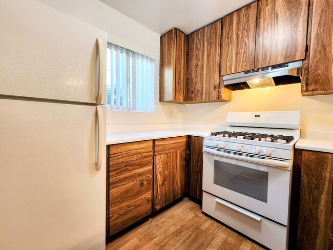 Building Photo - 1 Bedroom Condo For Rent