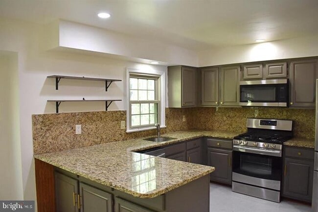 Building Photo - 7814 Ashley Glen Rd