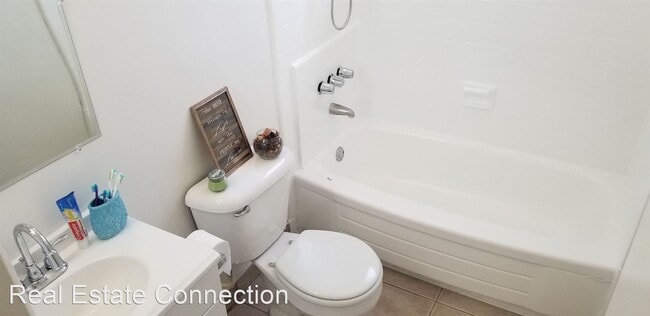 Building Photo - 13407 Cordary Ave