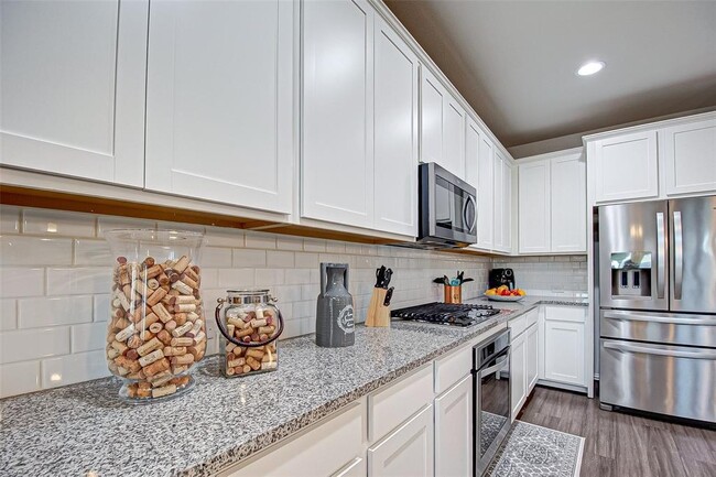 Building Photo - 23811 Via Viale Dr