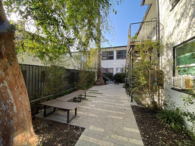 Interior Photo - 5563 W Pico Blvd