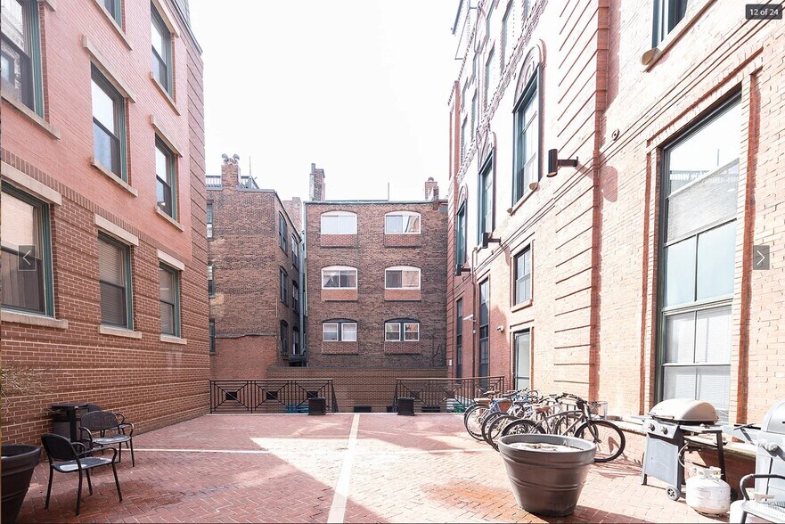 Building Photo - 1661-1663 Washington St. Unit 205