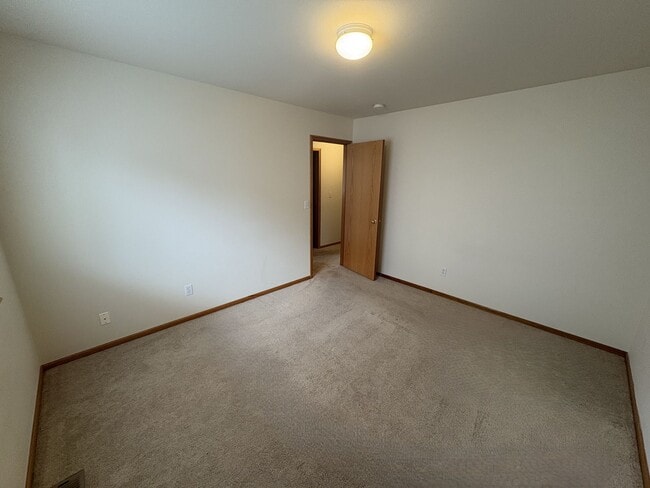 Building Photo - 3515 Malland Ct