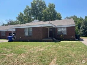Building Photo - 1 Bed 1 Bath Duplex For Lease 8/4/2025