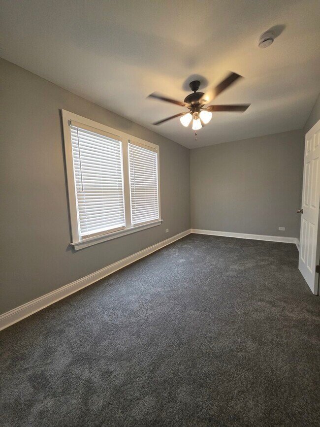 Building Photo - 12019 S Perry Ave