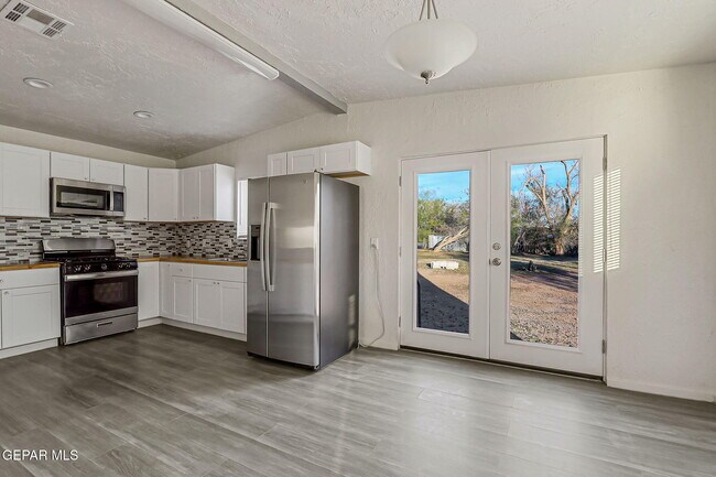 Building Photo - 580 Chula Vista St