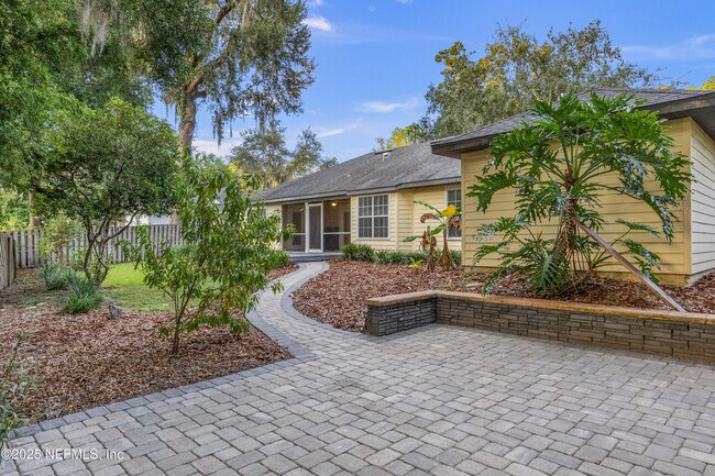 Building Photo - 6840 SW 80th Dr