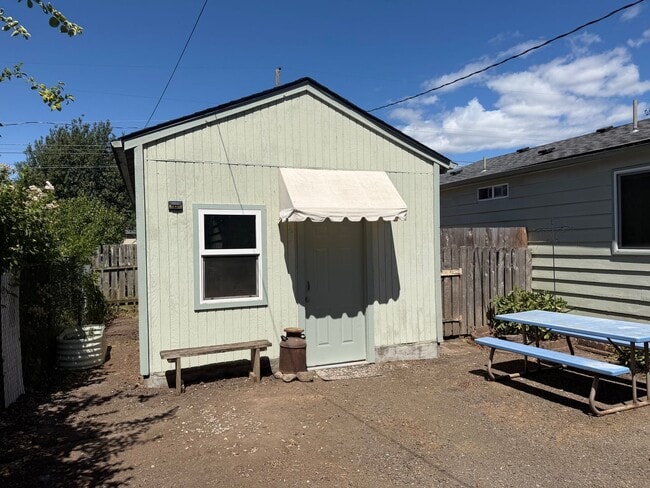 Building Photo - 1280 L St