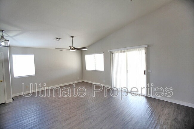 Building Photo - 16107 W Sherman St