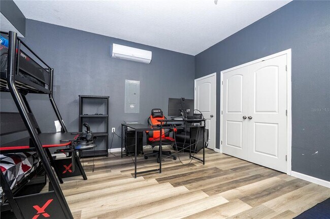 Building Photo - 5251 Wildwood Wy