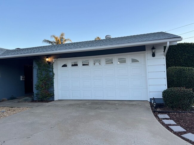 Building Photo - Rare Find!!!  Incredible 4  bedroom / 2 bath updated house in beautiful Clairemont!!!