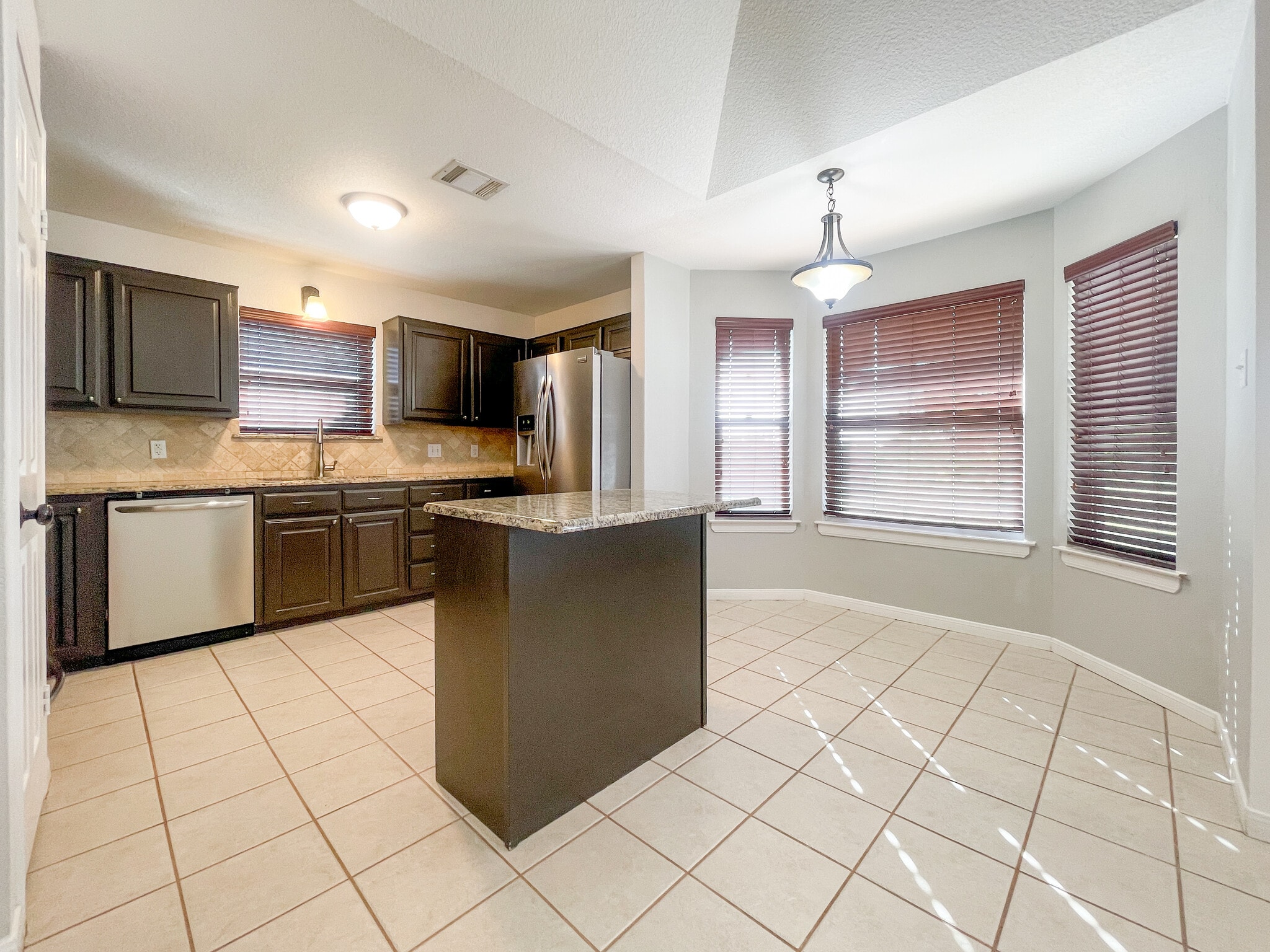 Building Photo - 14308 Chisolm Dr