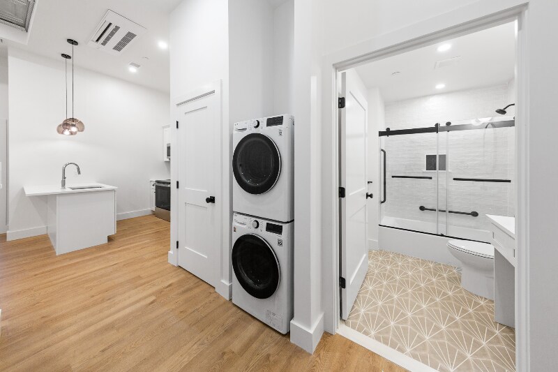 Building Photo - 101 Richmond St