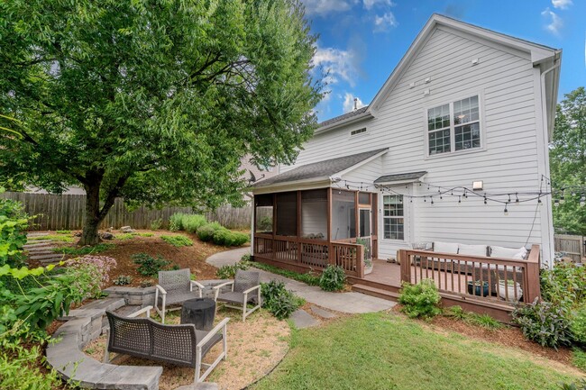 Building Photo - One-of-a-Kind 4 Bedroom, 3 Bathroom Home i...