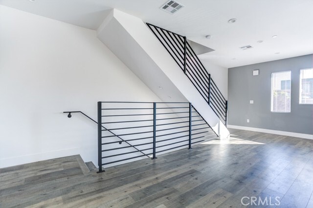 Building Photo - 11639 Burbank Blvd