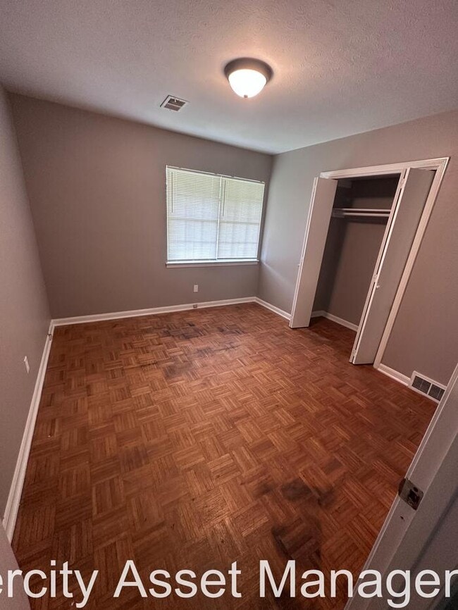 Building Photo - 4180 Kerwin Dr