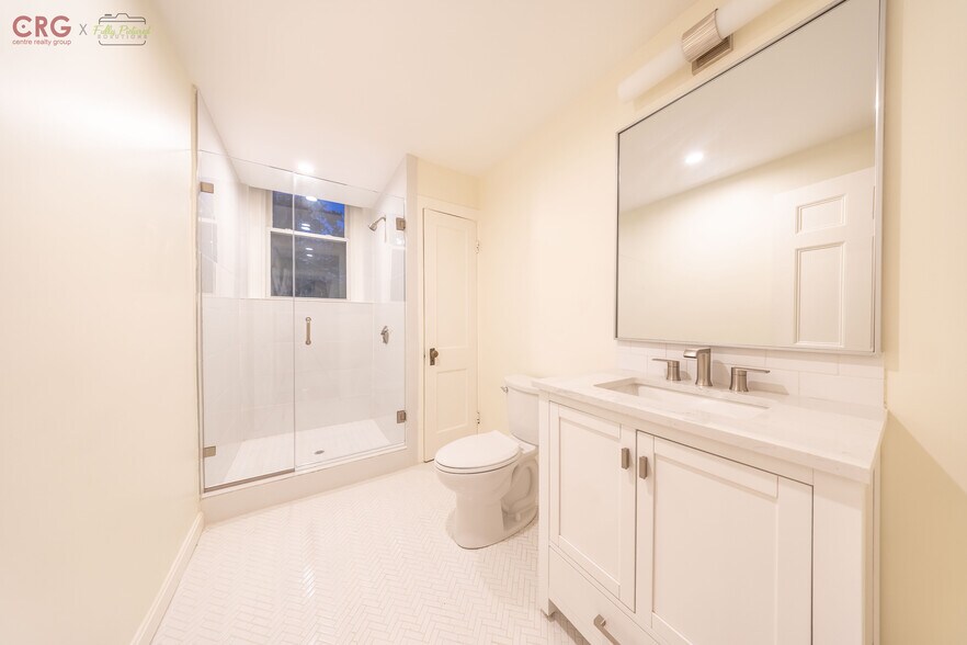 Building Photo - 1726 Beacon St