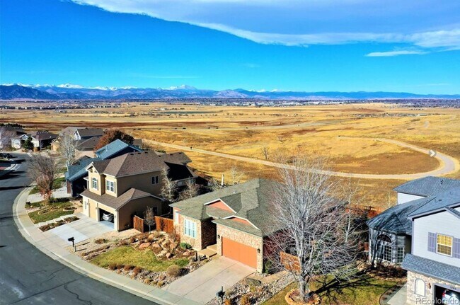 Building Photo - Elegant 4-Bedroom, 3 bathroom Home with Fi...