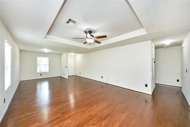 Building Photo - 5710 Camelia Evergreen Ln