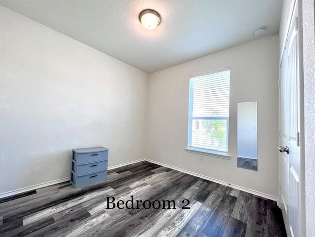 Building Photo - 7900 Crystalbrook W