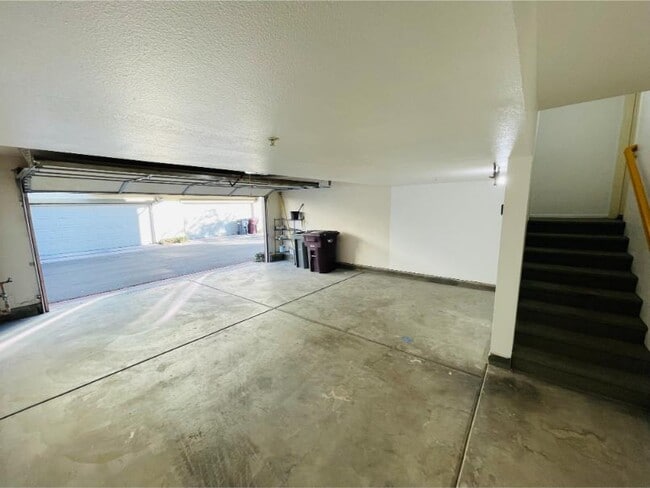 Building Photo - 33590 Willow Haven Ln