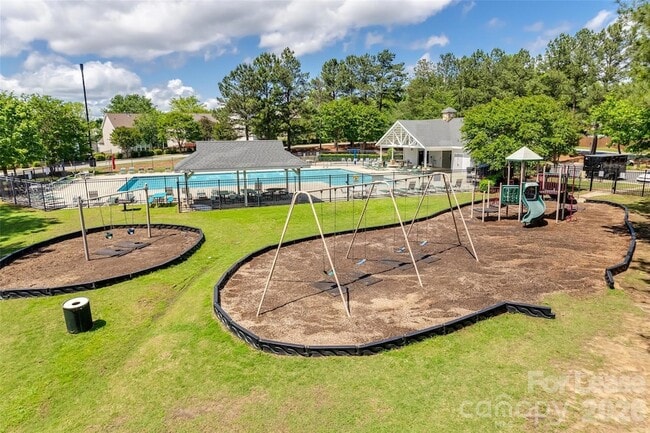 Building Photo - 2330 Mirage Pl