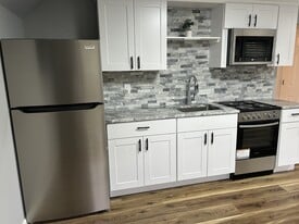 Building Photo - 47 Sequoia Dr