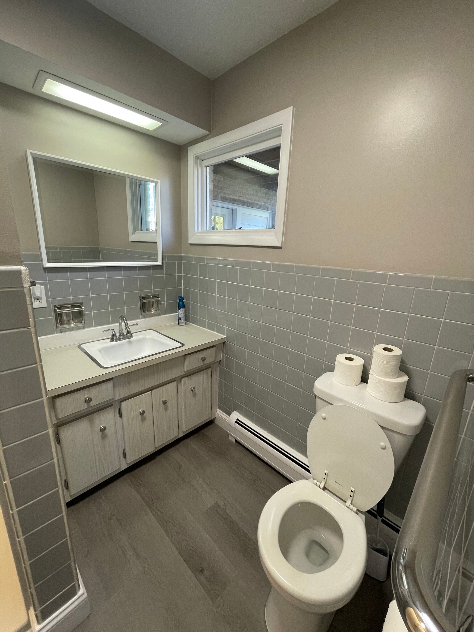 Building Photo - 513 Waverly Ave