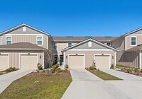 Building Photo - Inviting Townhouse