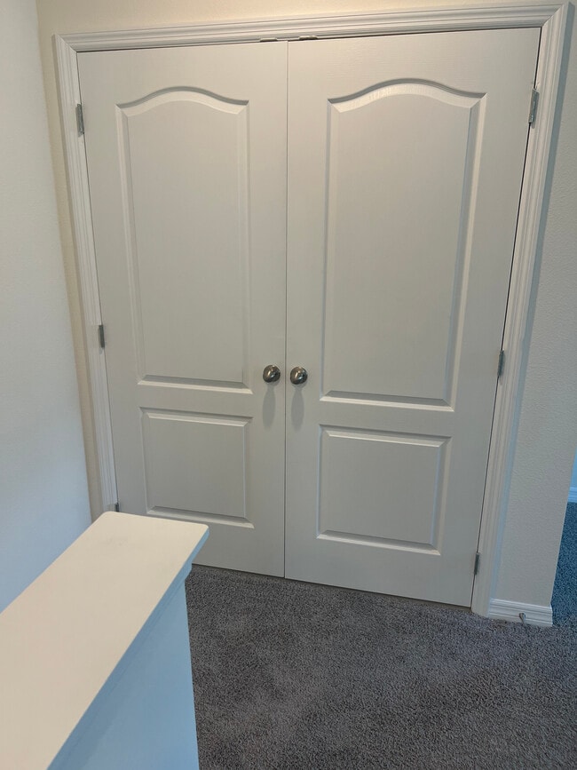 Building Photo - 1375 Isleta Lp