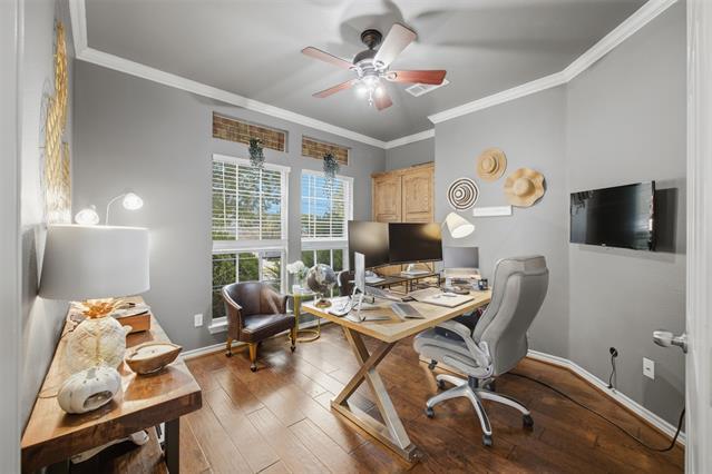 Building Photo - 607 Hilltop Dr