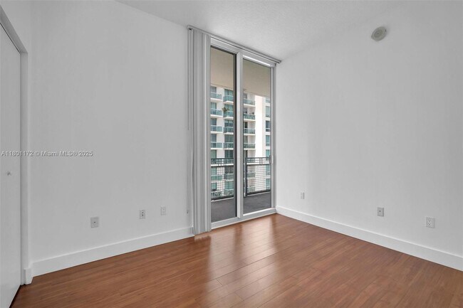 Building Photo - 350 NE 24th St