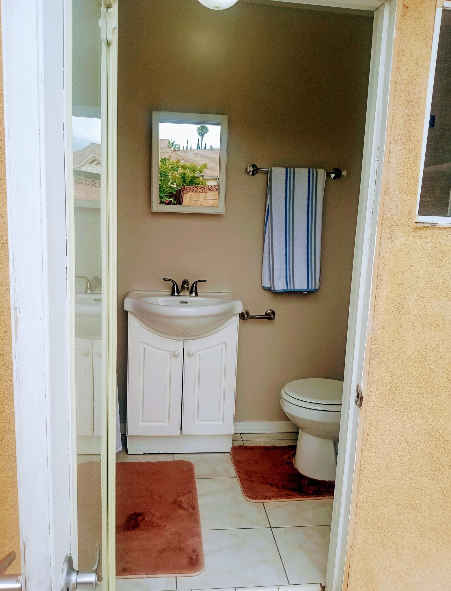 Building Photo - 2403 W Verdugo Ave