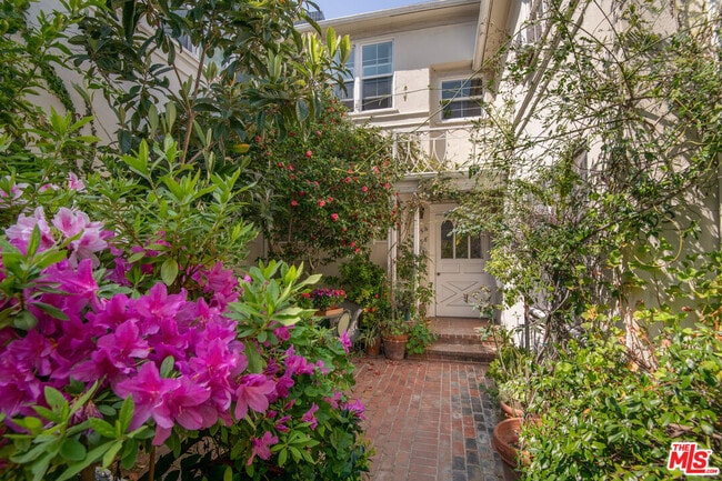 Building Photo - 405 Shirley Pl