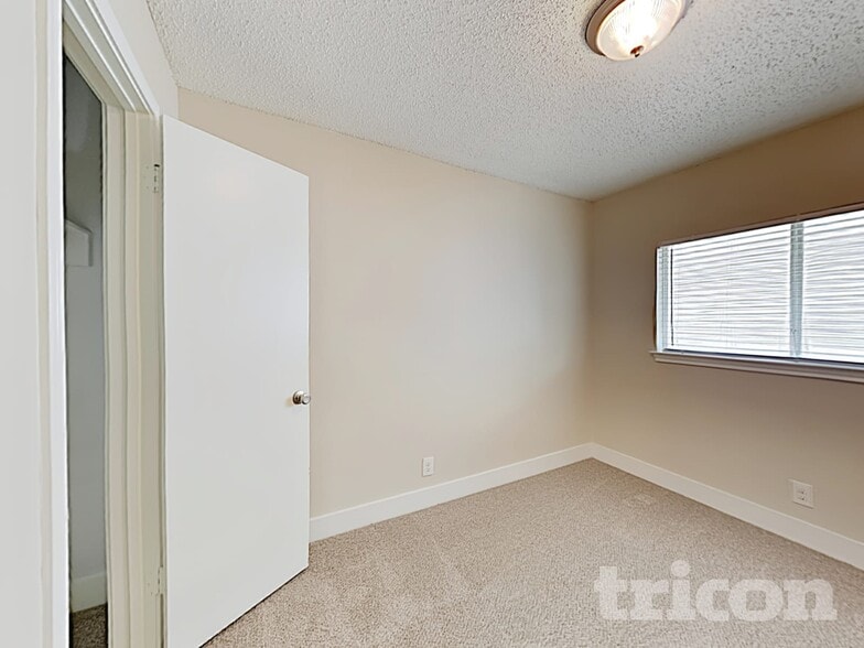 Building Photo - 8338 Morning Grove