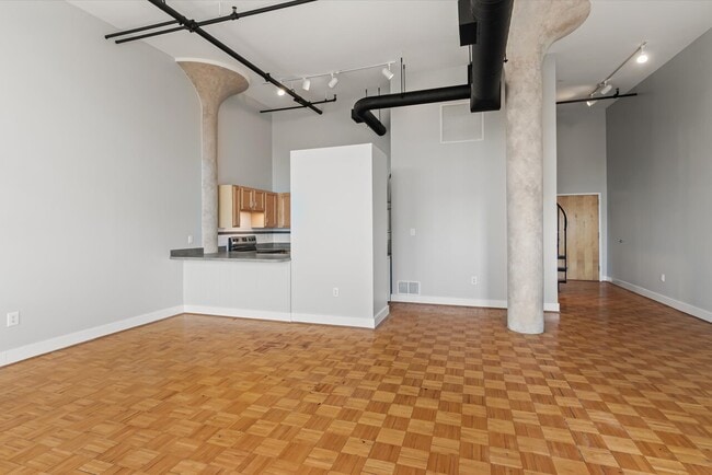 Building Photo - 101 N Chestnut St Apt 3