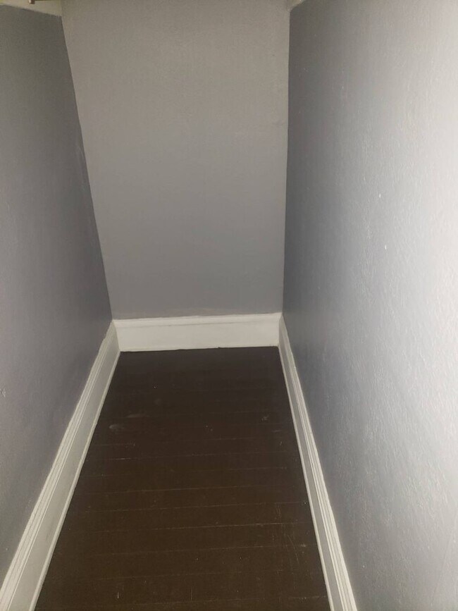 Building Photo - 3483 W 63rd St