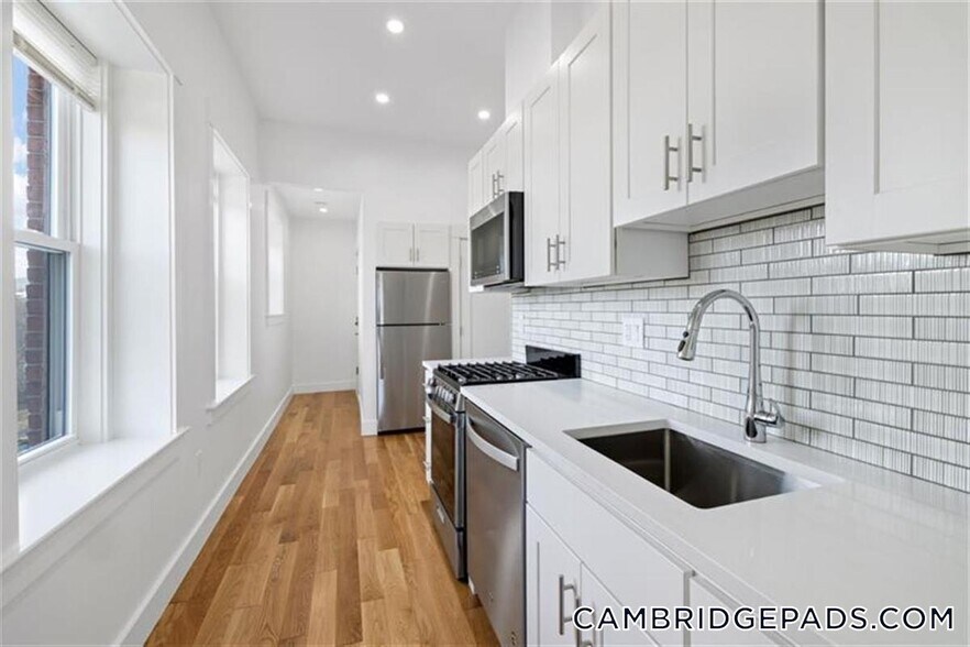 Building Photo - 406 Columbia St