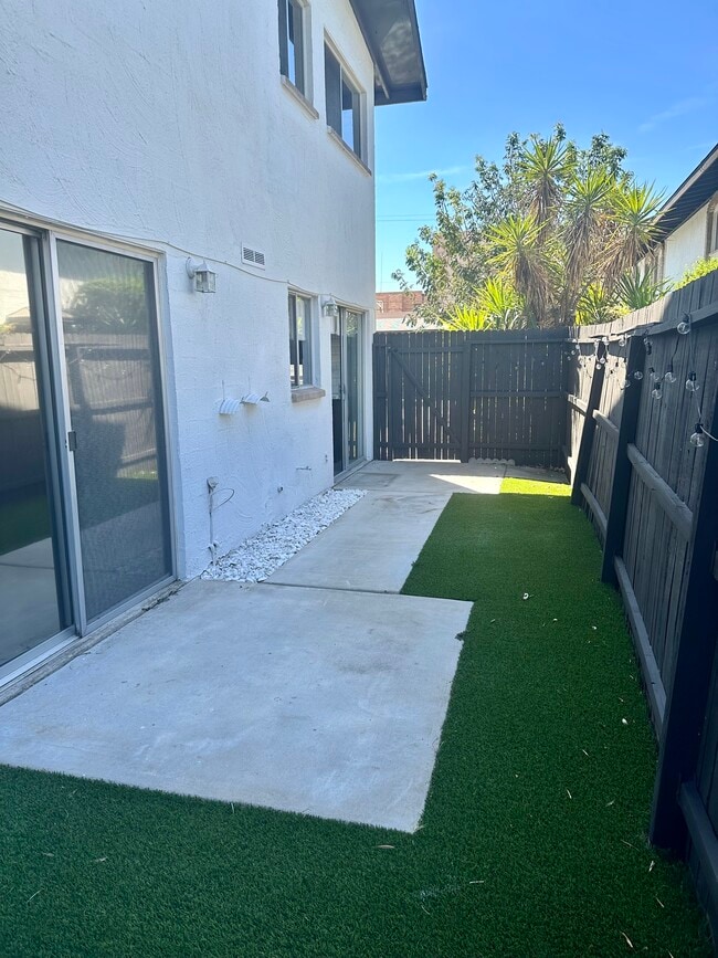 Building Photo - 3637 E Monterosa St