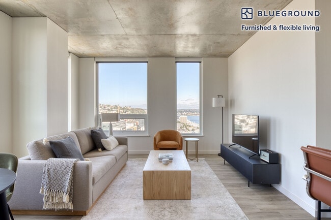 Building Photo - 210 8th Ave N