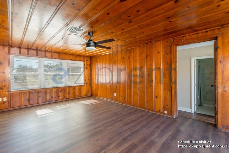 Building Photo - 3601 30th Ave S