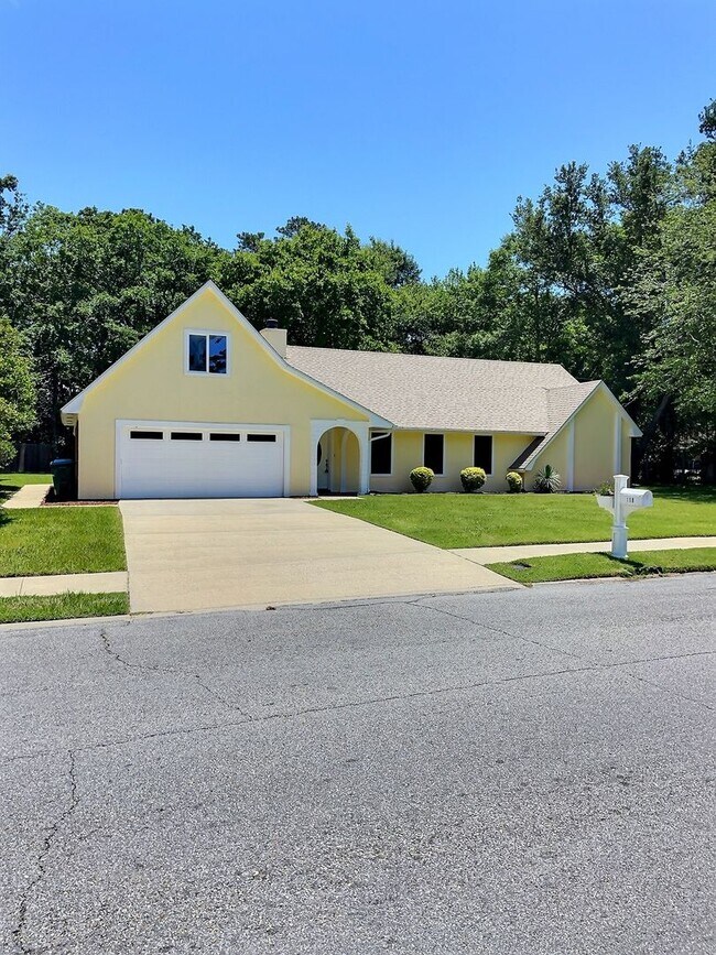 Building Photo - 118 Linnet Dr