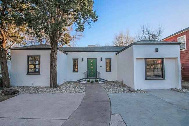 Building Photo - PRE LEASING for fall 2026! 4/2 in heart of Lubbock!