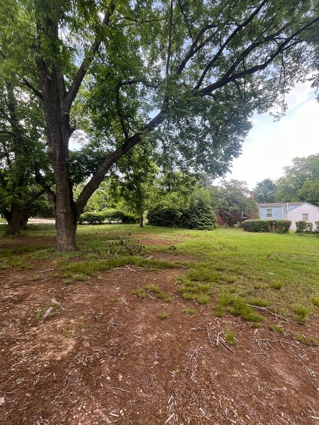 Building Photo - Charming 9 Bedroom Home Located In Raleigh NC!!!