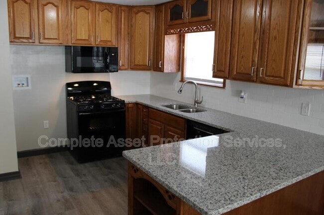 Building Photo - 7752 Catalpa Ave