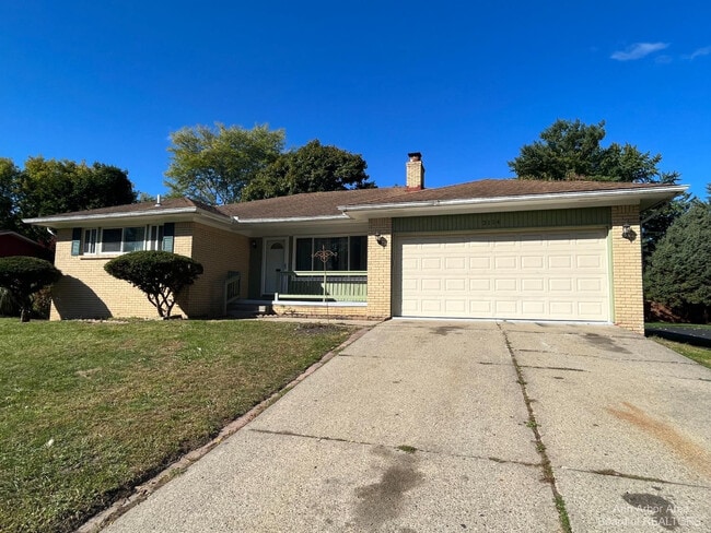 Building Photo - 3124 Golfside Rd