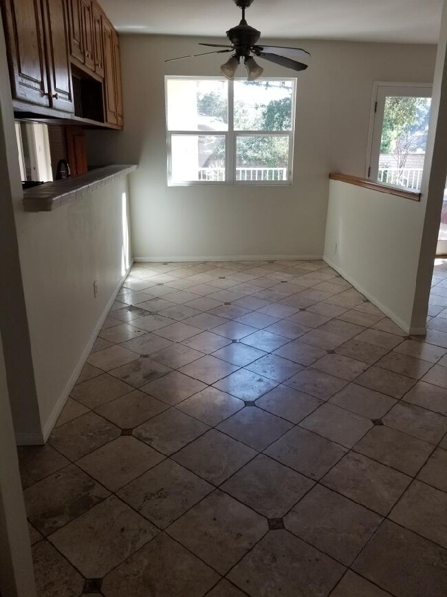 Dining area - 168 Lamour Dr