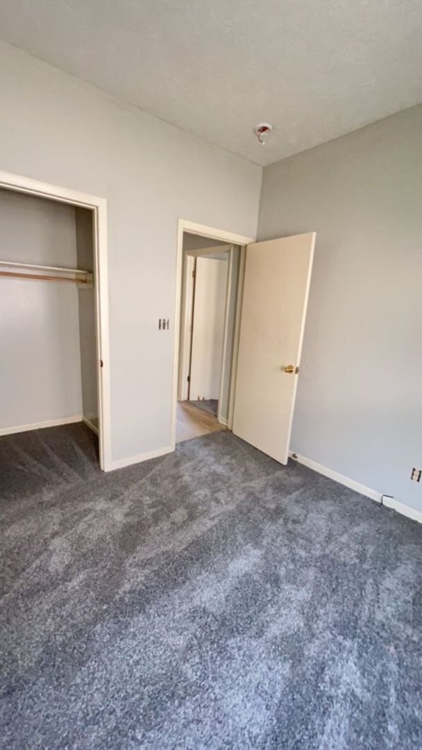 Building Photo - Coming Soon in Muncie! 3 Bed / 1 Bath House — Pet Friendly! Washer & Dryer Hookups!